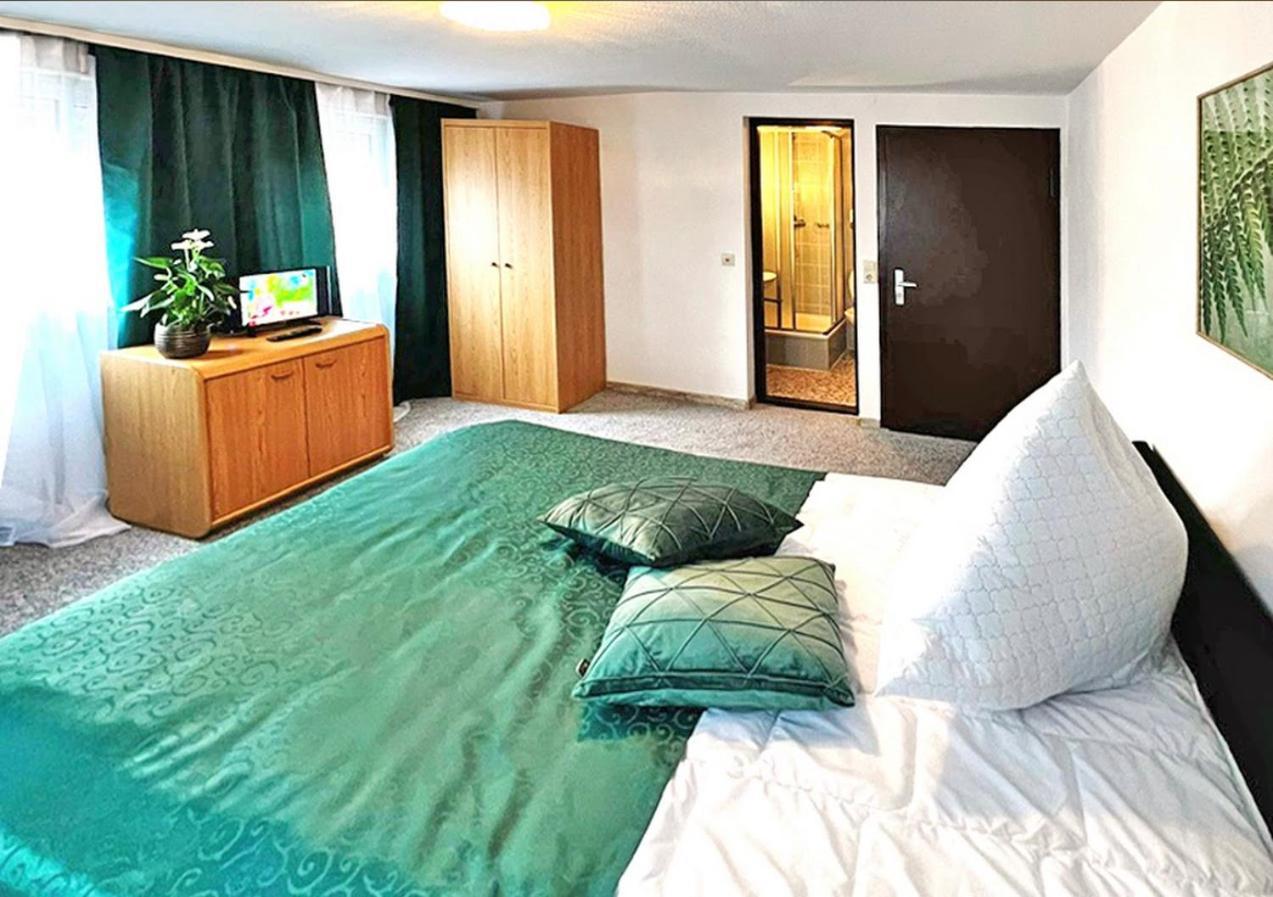 Gasthof Stern Asteri Frickenhausen  Exteriör bild