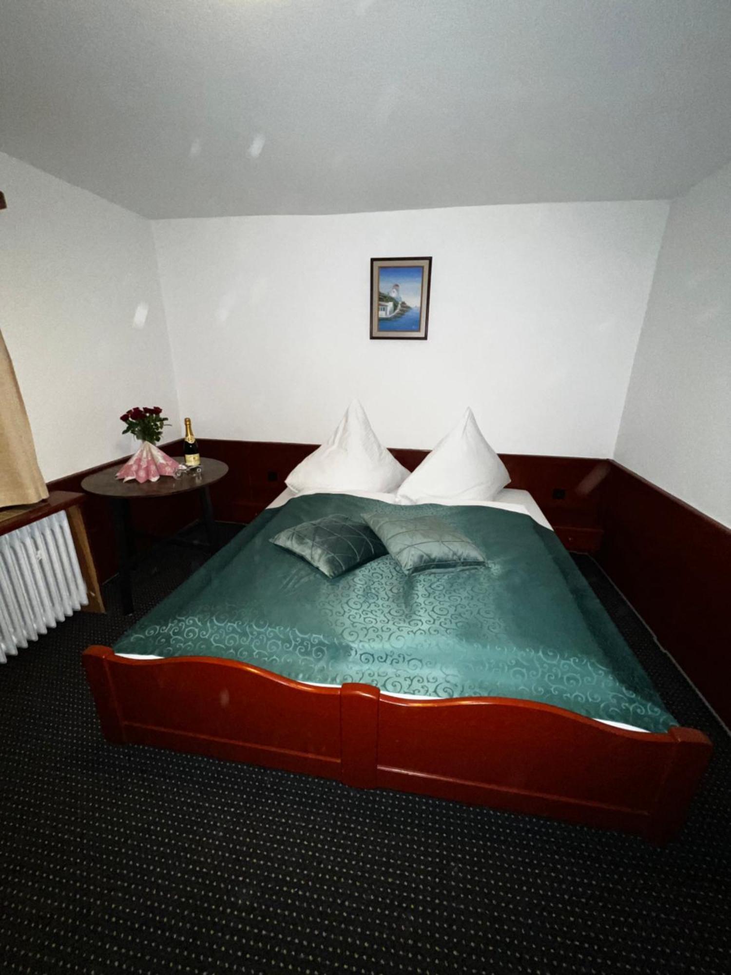 Gasthof Stern Asteri Frickenhausen  Exteriör bild